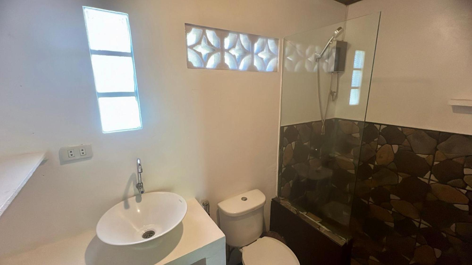 Yay Lodge Siargao, Private Room 1 With Ac & Hot Shower And Fast Starlink Wifi General Luna  Exteriér fotografie